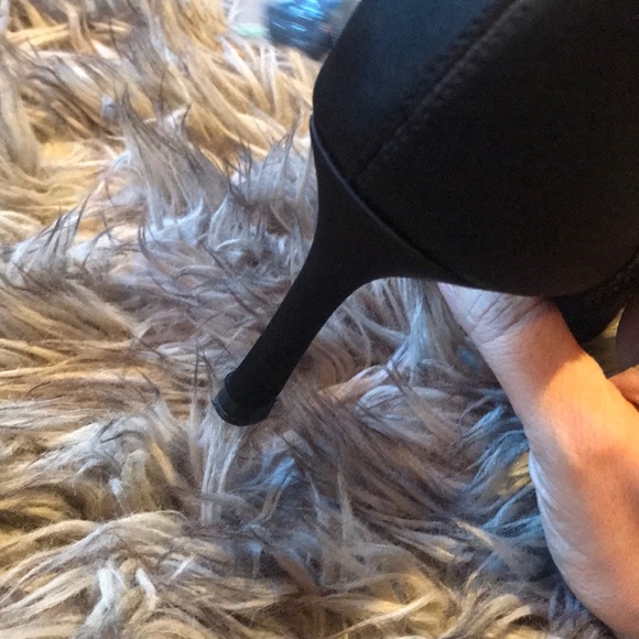 Brand new booties with tags - Picture 4 of 4